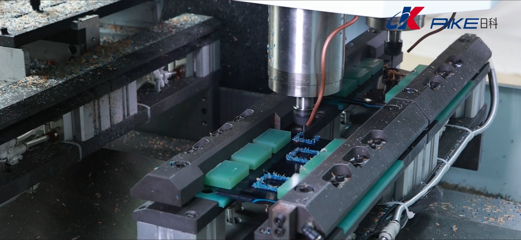 900-Ⅱ 全主動雙工位開料機